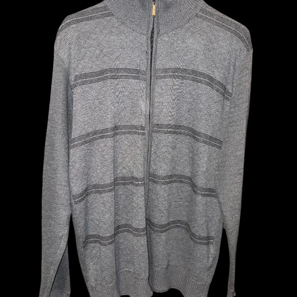 Marx & Dutch Collection Gray Zip Up Sweater